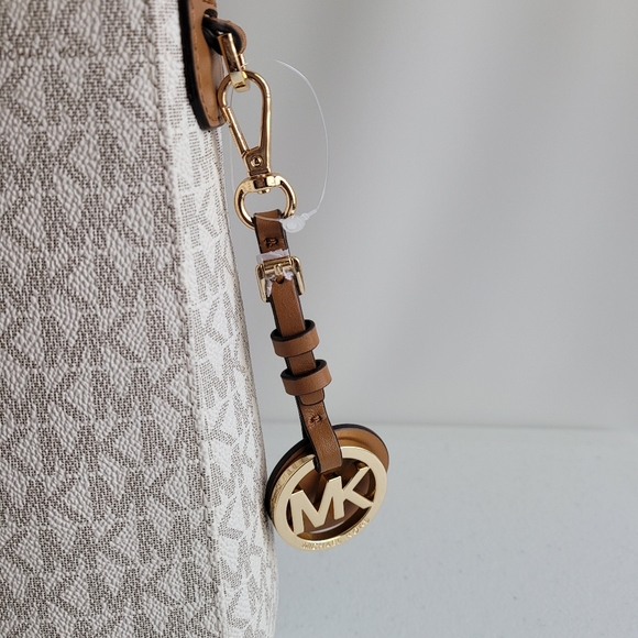 New Michael Kors Signature Jet Set North South Messenger Crossbody - Picture 4 of 7